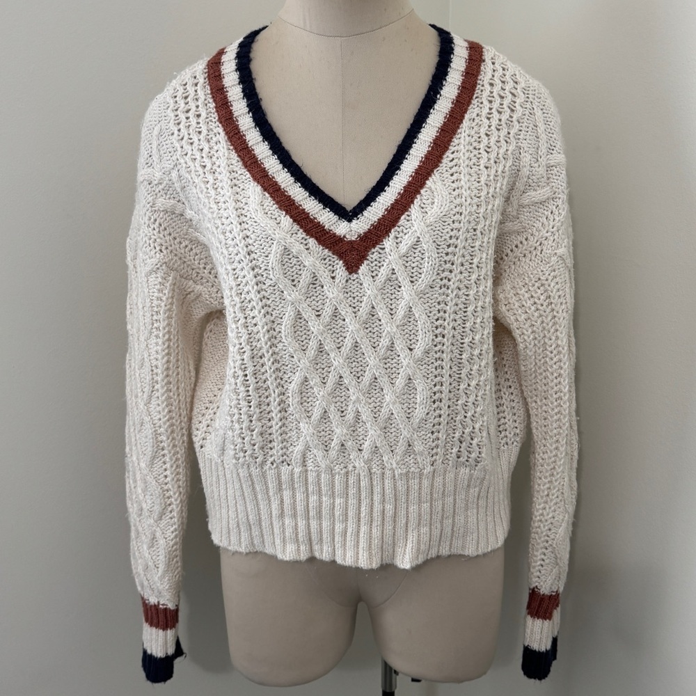 American Eagle Medium Varsity V-Neck Cable Knit Sweater Cream Preppy Y2K Carlton